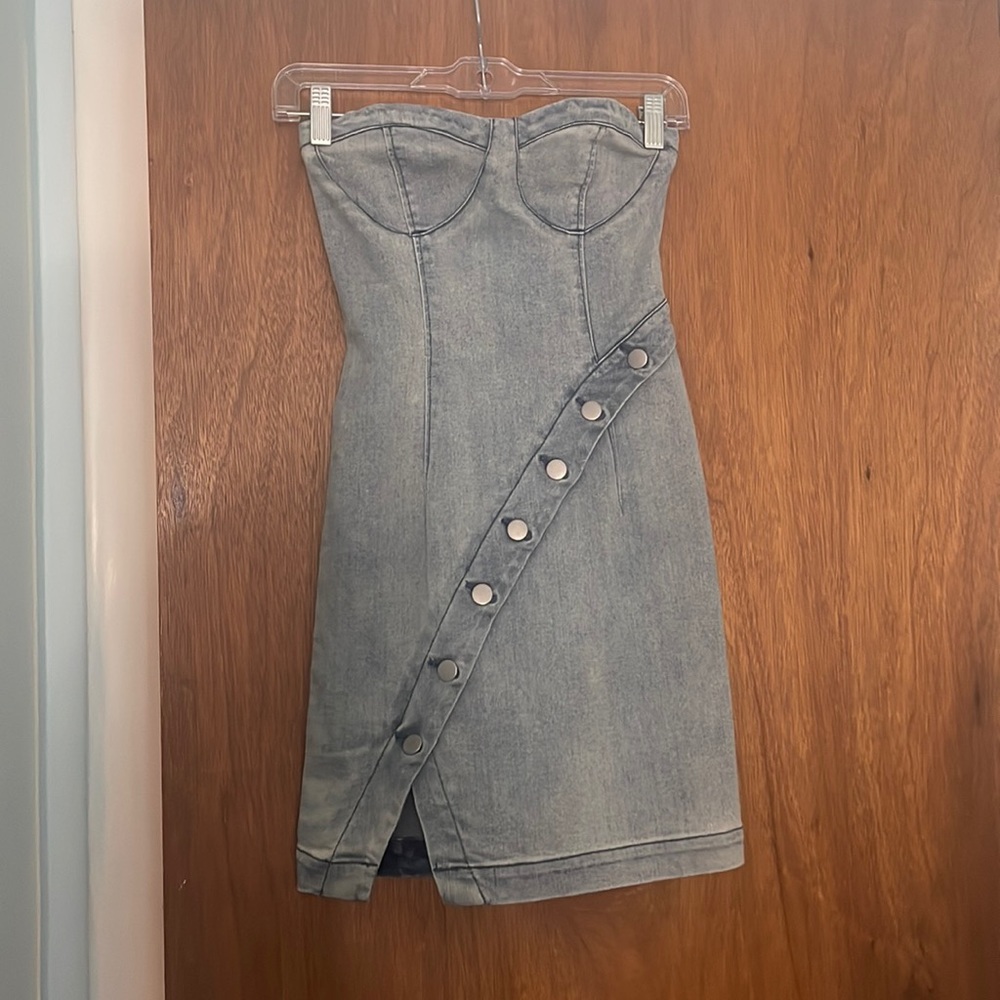 Asymmetrical slit denim busier strapless mini dress